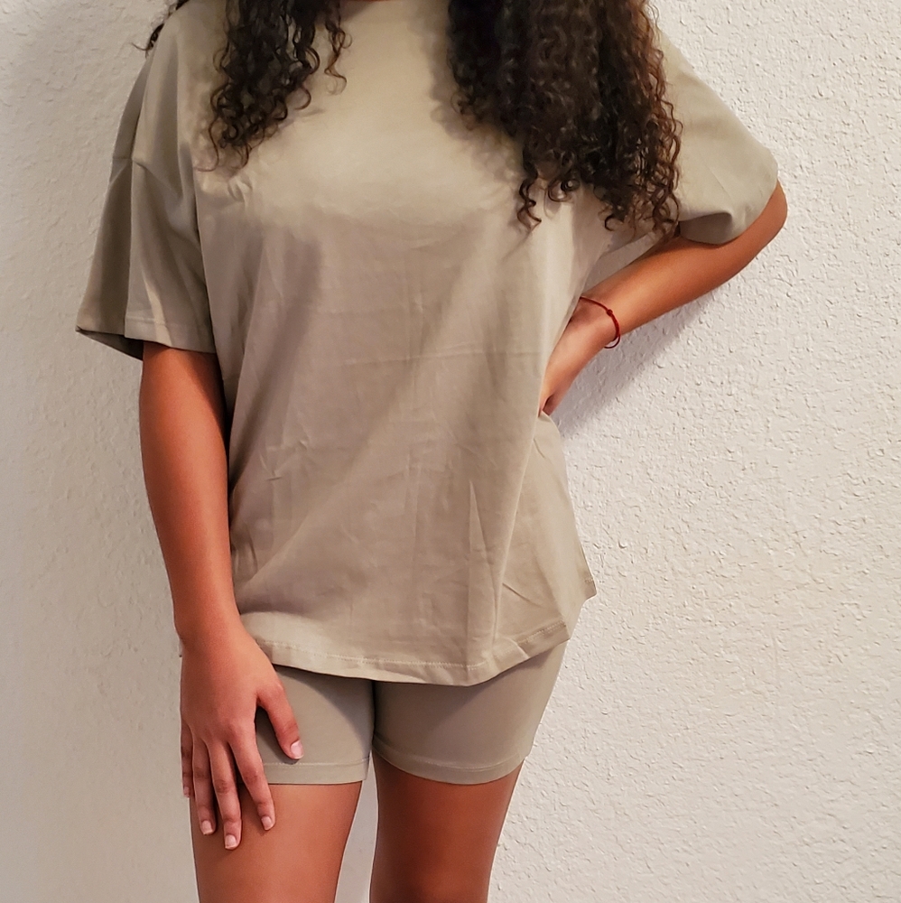 TRENDY TWO PIECE BIKER SHORTS SET